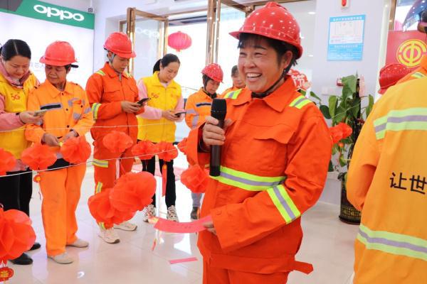 广西移动开展暖“新”服务活动k8凯发马竞赞助关爱户外工作者
